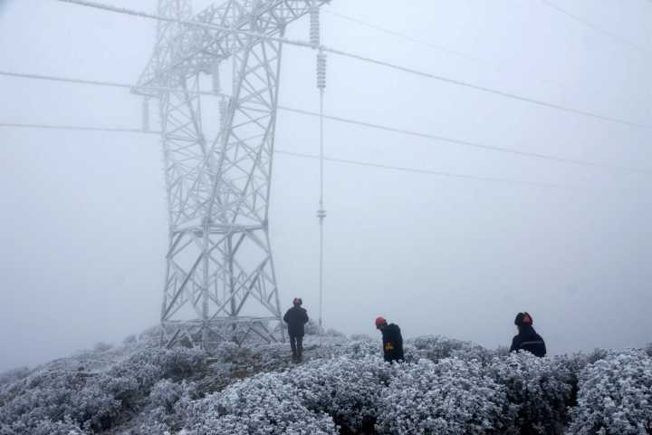 千里眼工业无人机在电力巡检中发挥优势(图1) 千里眼工业无人机在电力巡检中发挥优势(图1)